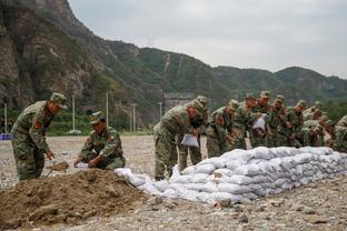 命运啊？恩德里克17岁夺5冠，阿尔瓦雷斯24岁13冠，凯恩30岁……